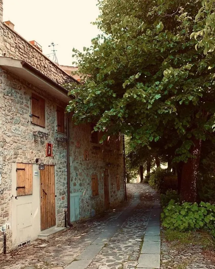 Accogliente Casa In Pietra In Borgo Medievale Serra Pistoiese Włochy